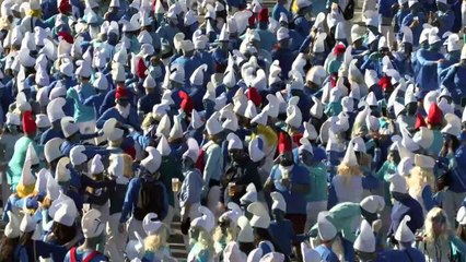 Landerneau décroche le record du monde de rassemblement de Schtroumpfs