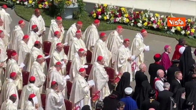 Duecento cardinali alla Messa di insediamento di Papa Leone XIV