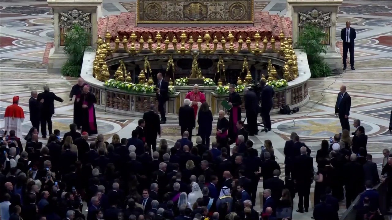 Pope Leo XIV greets world leaders after inaugural mass
