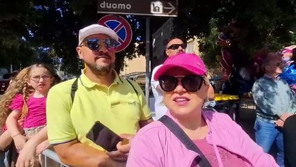 Il veterano "arrostitore" di anguille e le matricole dello street food orientale: le voci della Cavalcata