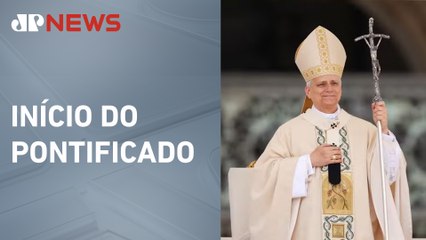 Papa Leão XIV critica economia que marginaliza pobreza e destaca importância da tradição