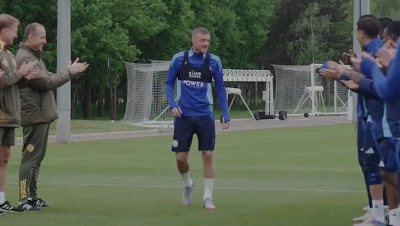 Leicester give Jamie Vardy emotional send-off as he trains for final time as Fox