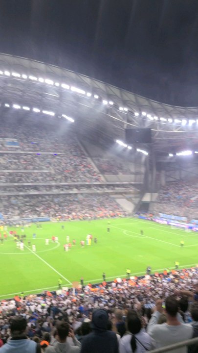 javais la voix cassé le "aux armes" à la fin du match 🤩🤩 #om #football #Marseille #velodrome
