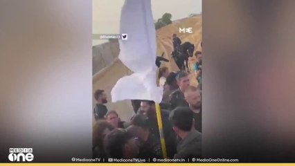 ഗസ്സ അതിർത്തിയിലേക്ക് വെള്ളക്കൊടിയുമായി  ഇസ്രായേലികളുടെ മാർച്ച്