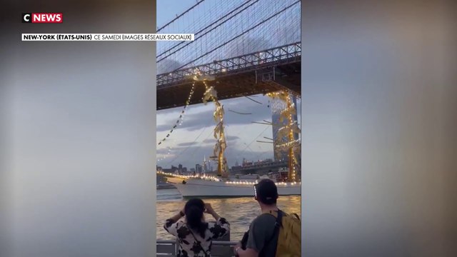 États-Unis : un voilier de la marine heurte le pont de Brooklyn à New York, au moins 2 morts et des dizaines de blessés
