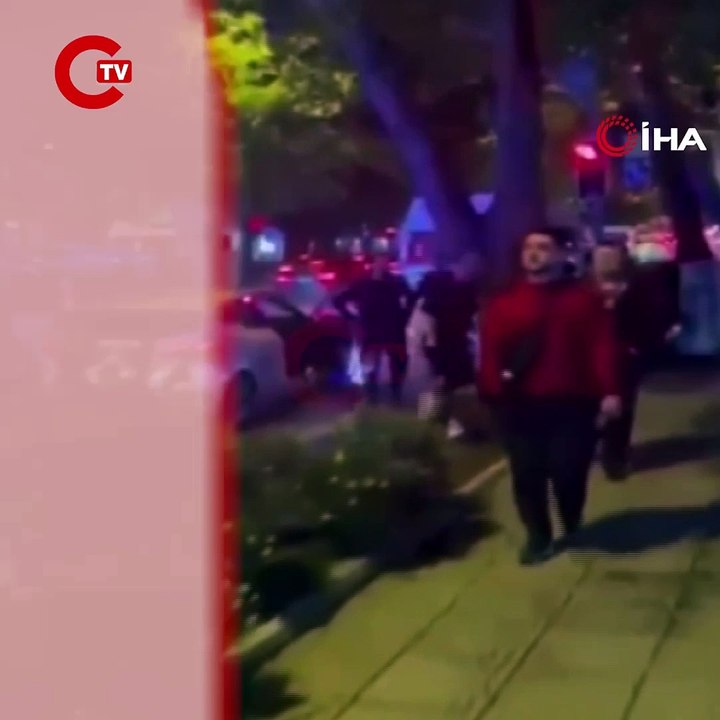 Bağdat Caddesi'nde kutlama yapan Galatasaraylı taraftarlara saldırı