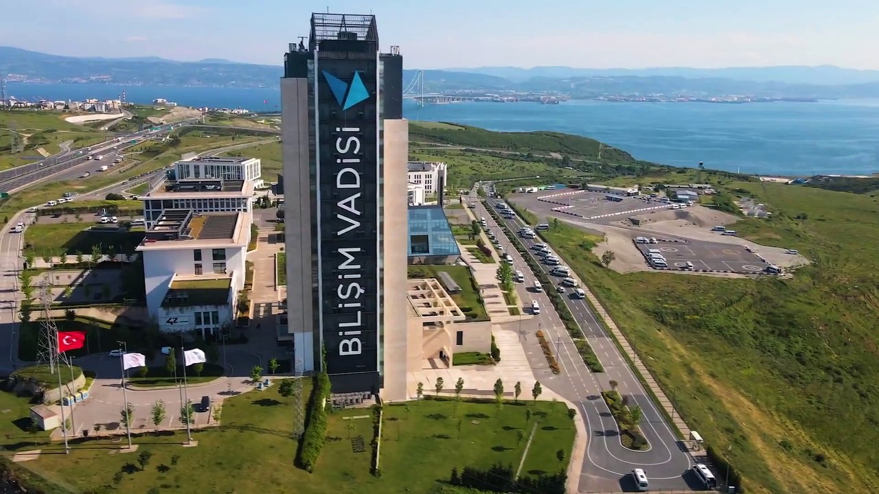 AK Parti'den 19 Mayıs videosu: Zülal Tannur'un hayat hikayesi anlatıldı