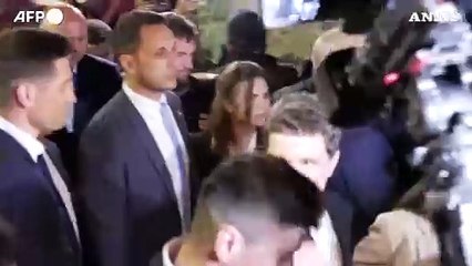 A Bucarest migliaia in piazza festeggiano la vittoria di Dan