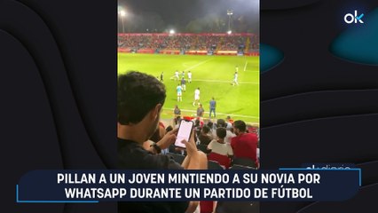 Pillan a un joven mintiendo a su novia por Whatsapp durante un partido de fútbol