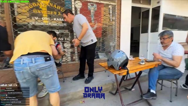 İlk İnsan'ın canlı yayınında kaza yaşandı. Kaza sonucu küçük çocuk hafif yaralandı ve tartışma çıktı. Olay yerine kısa bir süre polis geldi.