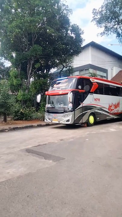 bus legen sumbar