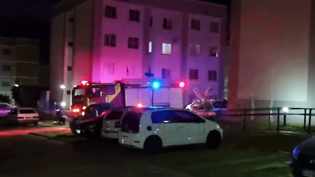 Princípio de incêndio mobiliza Corpo de Bombeiros em apartamento no Riviera
