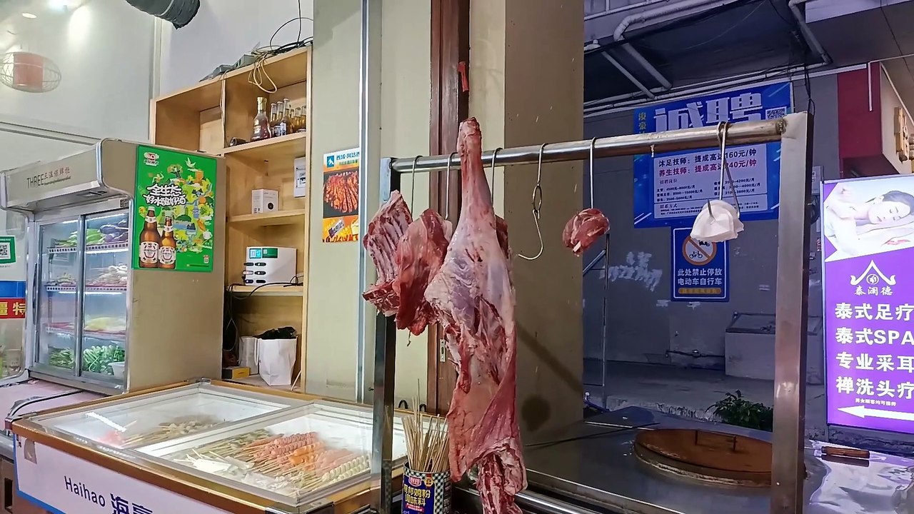 The Halal Food Struggle in China 🇨🇳 | What I Found in Guangzhou Will Surprise You! | Daily Unfold
