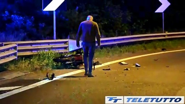 Video News - Fugge all'alt e si schianta, morto un 30enne in A21