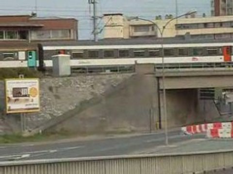 um de bb 67620 multiservice et bb 67586 fret avec 9 voitures