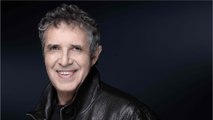 GALA VIDEO - Julien Clerc heureux, son bel hommage à Hélène, son épouse de 30 ans sa cadette : “Ma vie amoureuse ne m’angoisse pas”