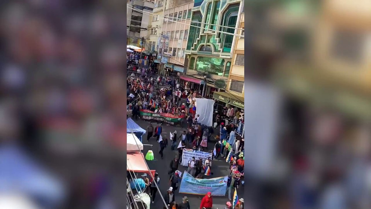 Miles de personas marcharon para respaldar la candidatura de Evo Morales
