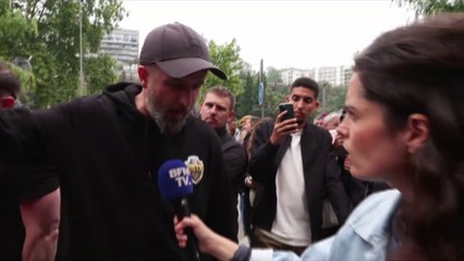 Colère des taxis: "Des collègues se mettent la corde au cou", s'alarme un chauffeur de taxi