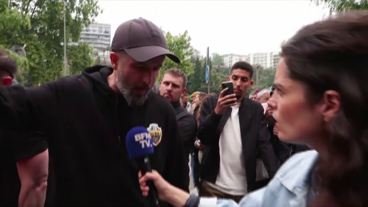 Colère des taxis: "Des collègues se mettent la corde au cou", s'alarme un chauffeur de taxi