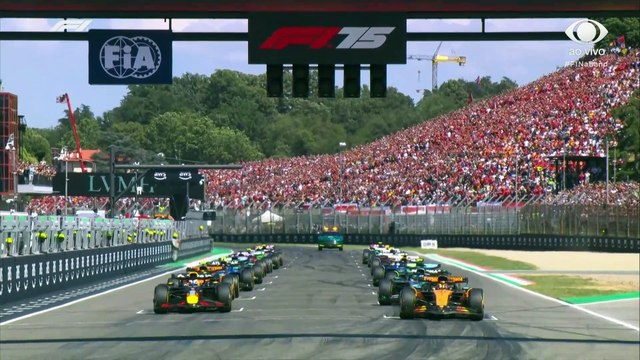 Largada do GP da Emilia-Romagna: Verstappen passa Piastri e assume liderança na segunda curva