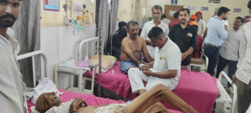 शोकसभा के दौरान हादसा, दो की मौत, आठ घायल