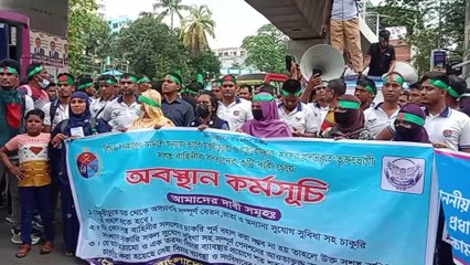 চাকুরিচ্যু/ত্য সেন সদস্যরা যে দাবী নিয়ে জাতীয় প্রেসক্লাবের সামনে অবস্থান নিয়েছিলো