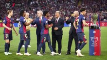 Barcelone - Les champions catalans soulèvent le trophée