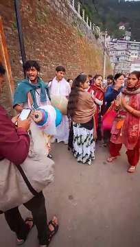 ISKCON Street Performance in Shimla 🇮🇳 | Beautiful Russian Girls Singing Hare Krishna | Indian Culture in Russia