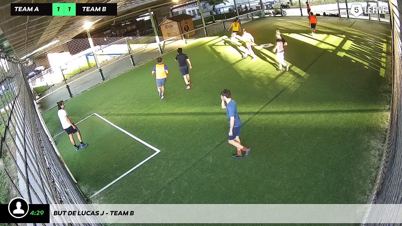 But de Lucas J - Team B