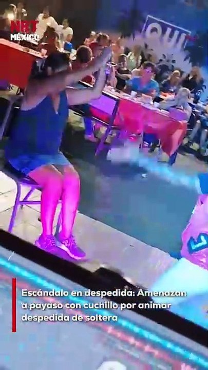 🎉 Payaso animaba una despedida de soltera y terminó siendo amenaz@do con cuchillo por un invitado celoso 😳 El video ya circula en redes. #Despedida #Viral