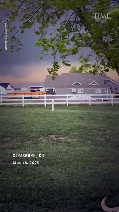 [VERTICAL] Fatal Tornados Sweep Through Central U.S.