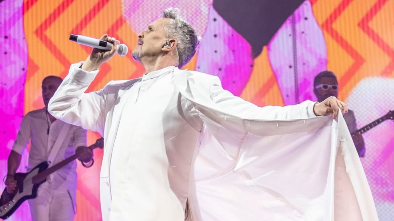 Miguel Bosé regresó a los escenarios después de ocho años