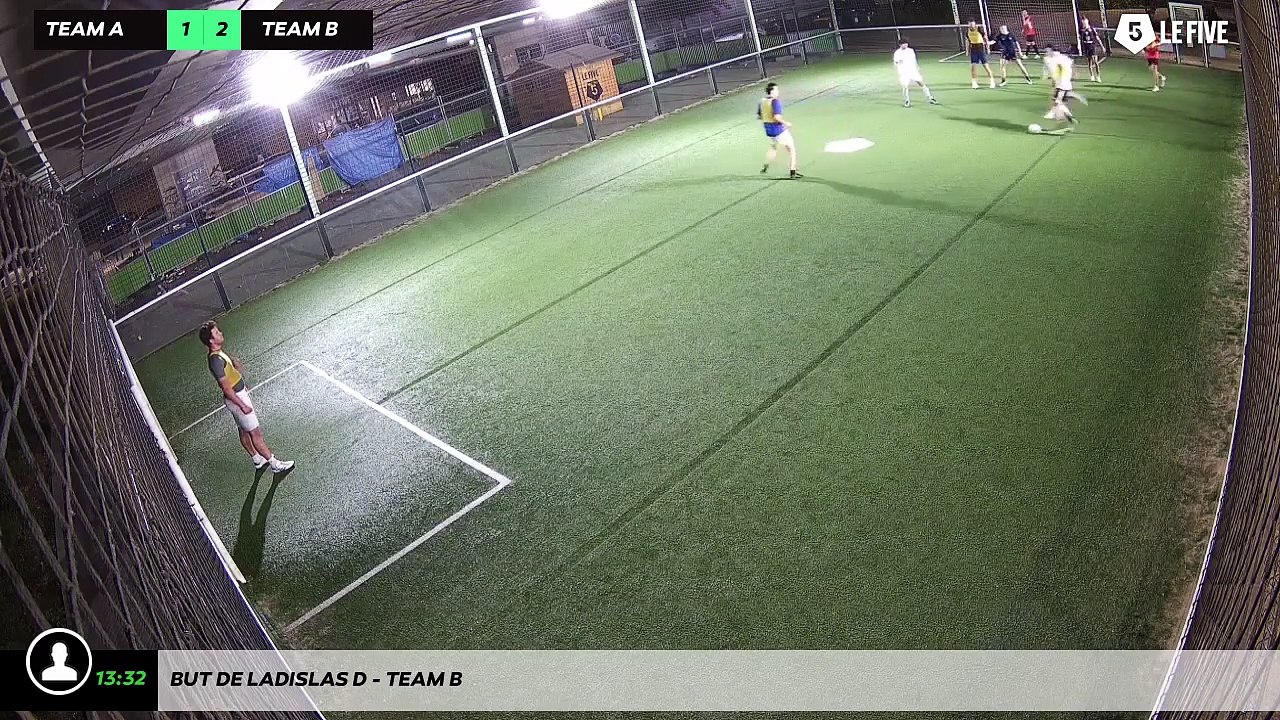 But de Ladislas D - Team B