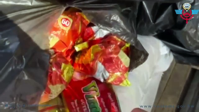 الجمارك تحبط تهريب شحنة من التنباك الممنوع عبر ميناء الشعيبة