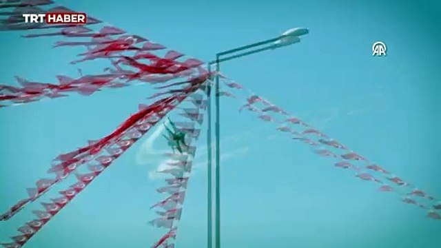 Türk Yıldızları ve SOLOTÜRK, gösteri uçuşu yaptı