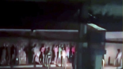 Policía obliga a jóvenes a cantar el himno en pleno operativo