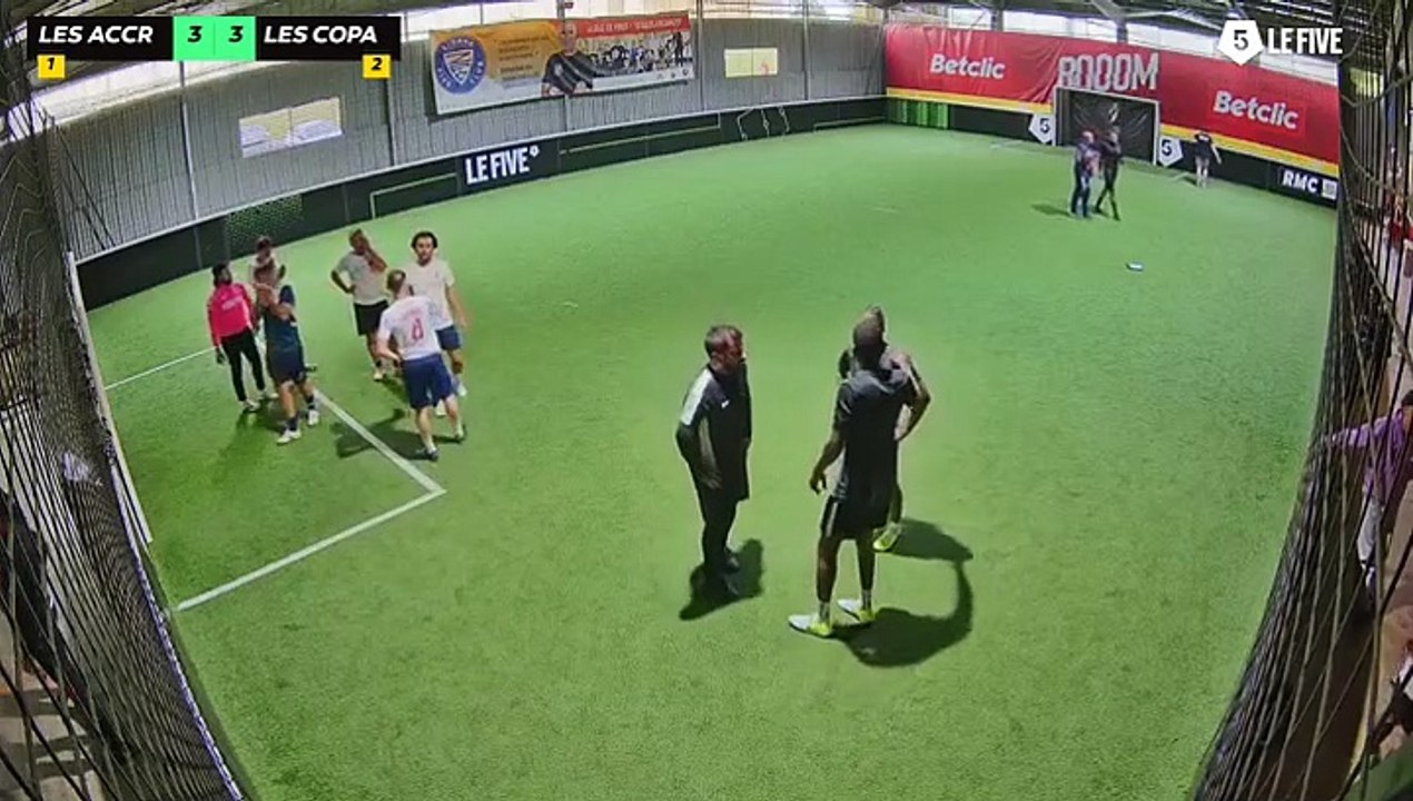 Les Accros - Les Copains D Abord 19/05 à 19:35 - Football Terrain 1 (LeFive Pau)