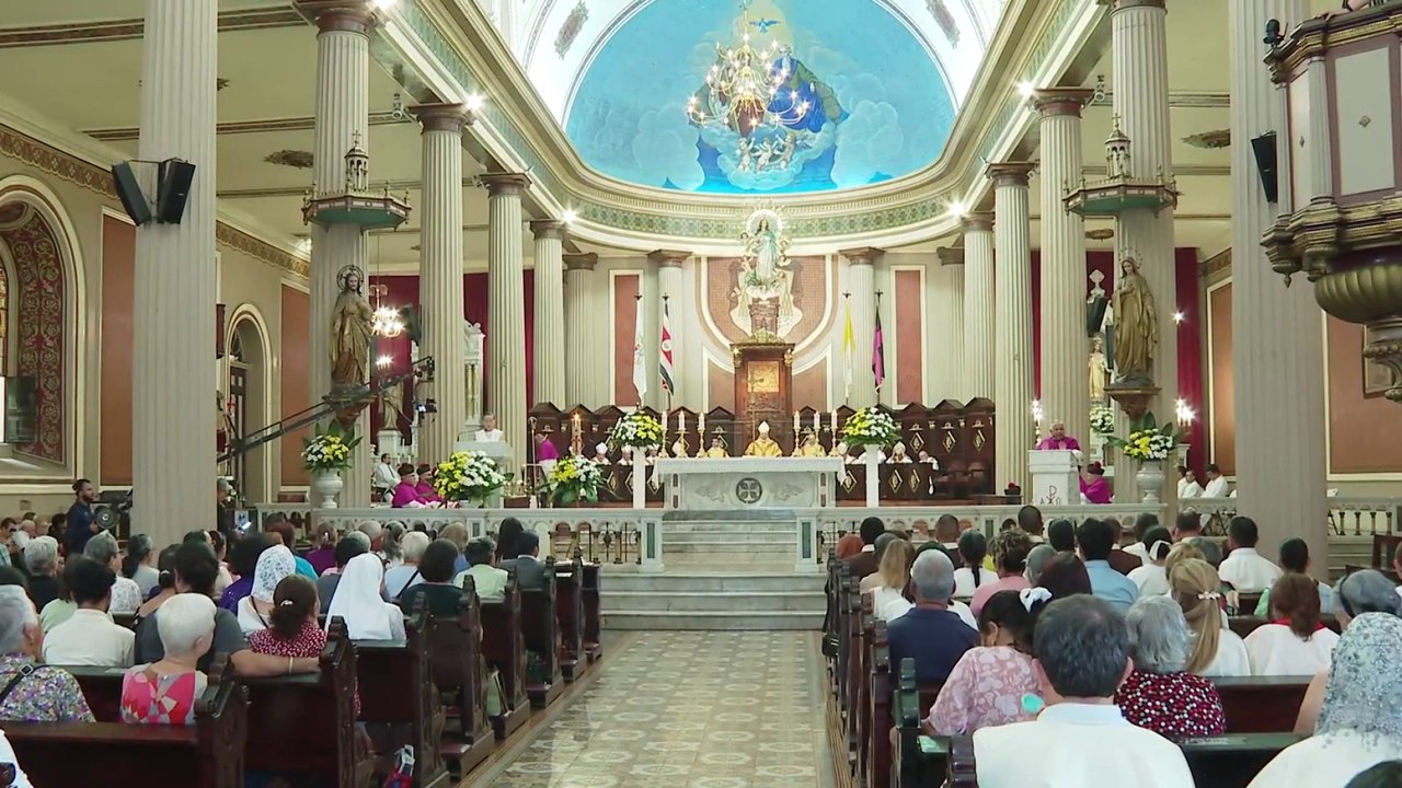 tn7-Misa acción de gracias por papa León XIV reunió a 200 fieles-190525