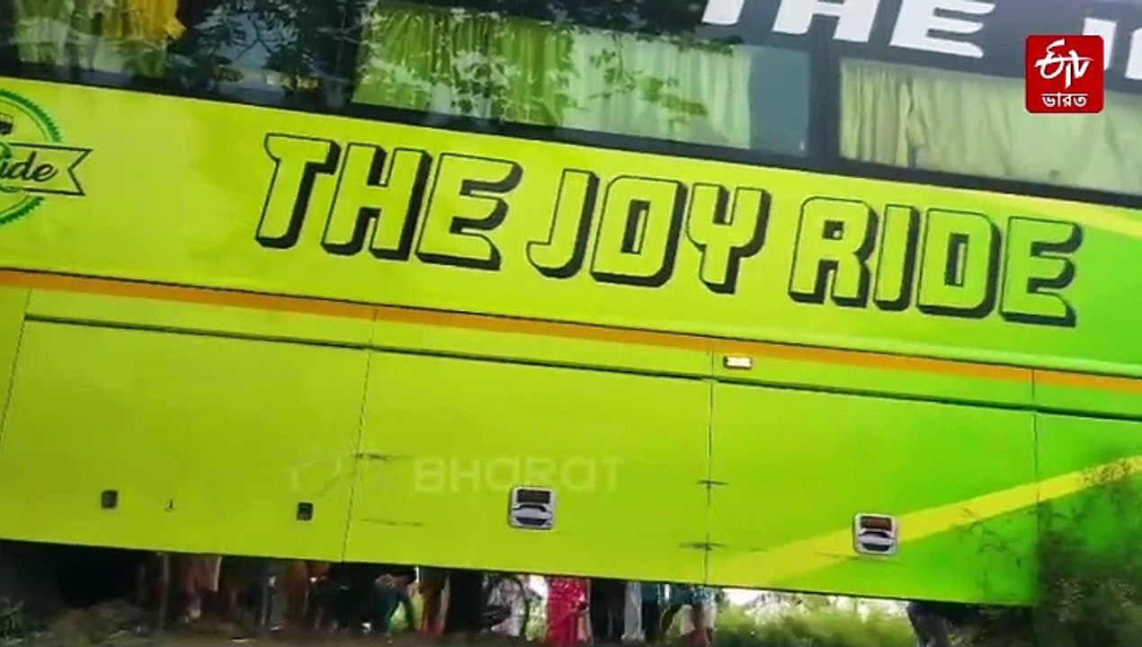 রাস্তায় রক্তারক্তি, ছড়িয়ে ছিটিয়ে যাত্রীদের দেহ...