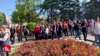 Saraçhane’de toplanan göstericiler cübbeli sarıklı yaşlı adama saldırdı