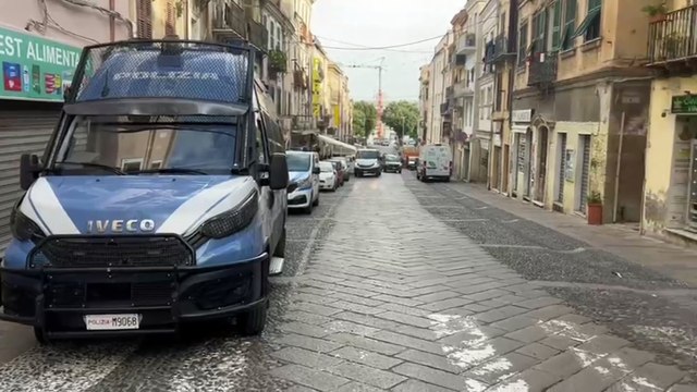Sassari, maxi operazione antidroga nel centro storico: 30 persone fermate