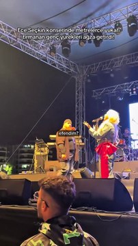 Ece Seçkin konserinde korku dolu anlar; ünlü şarkıcı şarkıyı yarıda kesip müdahale etti
