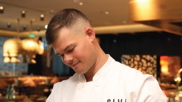 Hablamos con Emil Sterling, chef ejecutivo de MANO, el nuevo restaurante de La Moraleja con cocina mexicana reinterpretada con el mejor producto español.