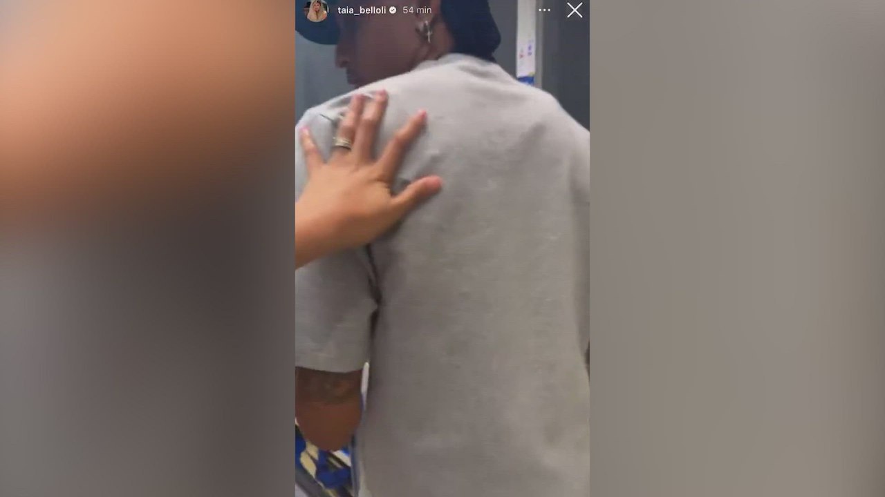 La mujer de Raphinha le graba comprando en un Lidl y todo el mundo repara en el mismo detalle