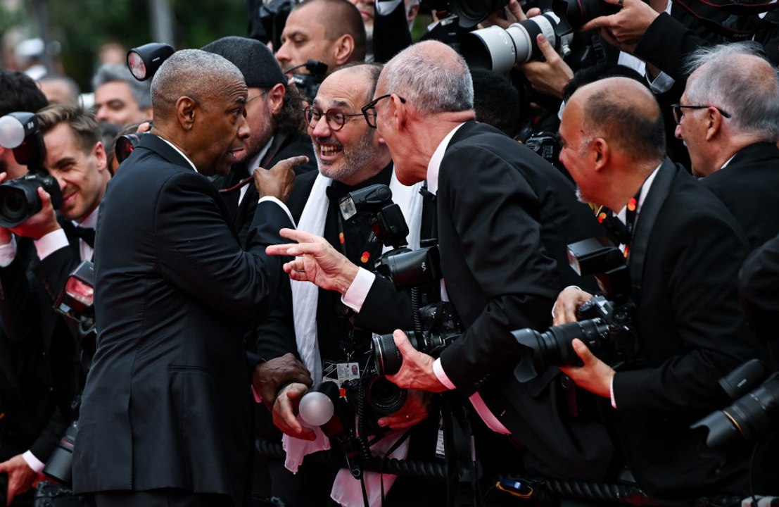 Denzel Washington shouts at photographer on Cannes red carpet