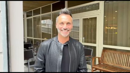 Nek saluta gli artisti della Bravehop