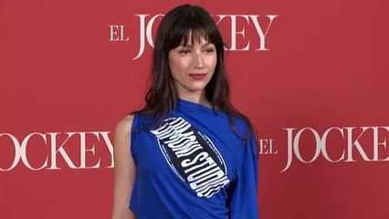 Úrsula Corberó presume de figura y eleva el look 'sporty chic'