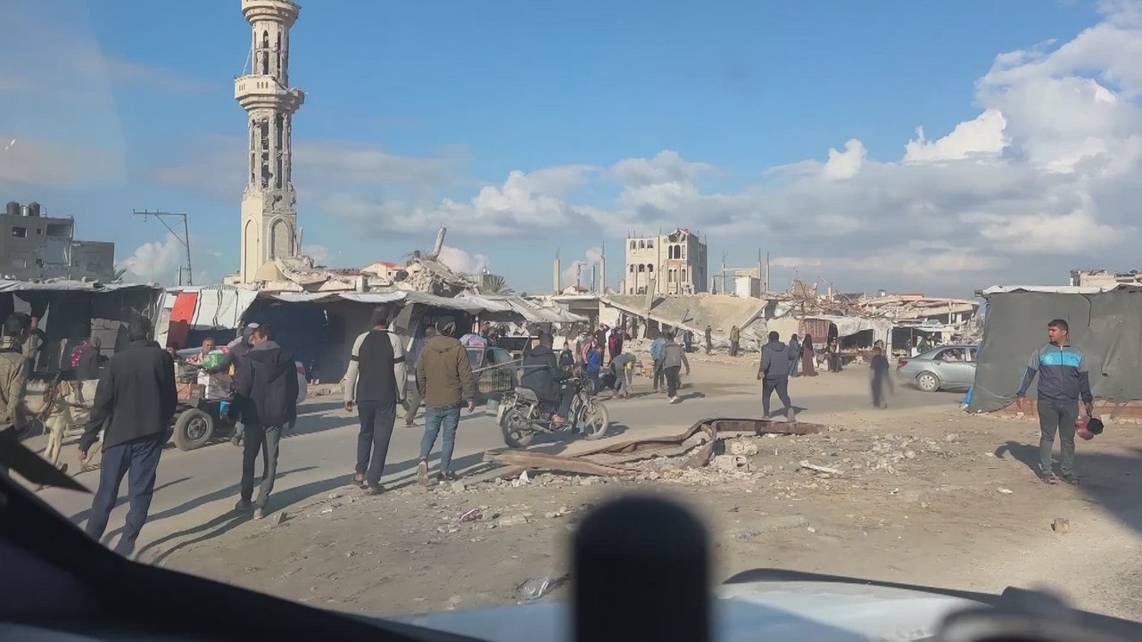 Israel deja entrar cinco camiones con ayuda humanitaria en Gaza, los primeros en once semanas