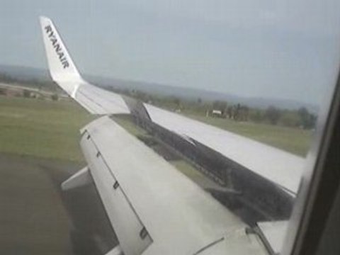 Atterissage Boeing 737-800 Carcassonne