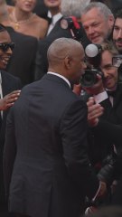 El tenso momento en la alfombra roja de Cannes protagonizado por el actor Denzel Washington